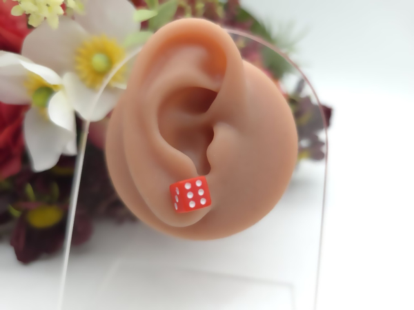 Würfel Ohrstecker rot